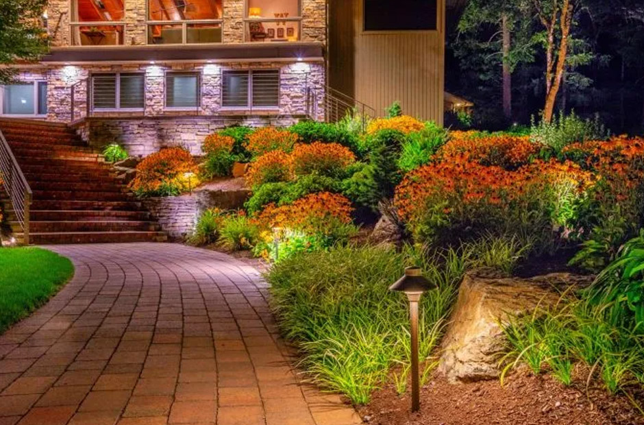 Transforming Your Garden With Strategic Landscape Lighting
