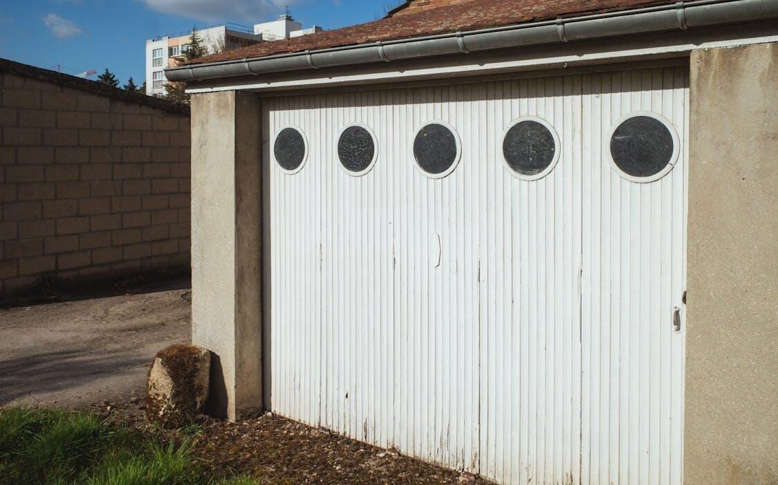 The Benefits of Investing in a High Quality Garage Door