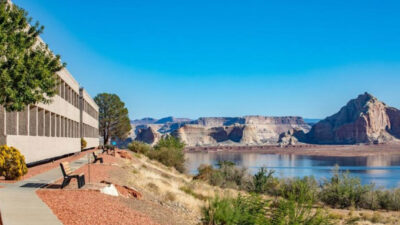 When visiting Lake Powell area Hotel location is Key