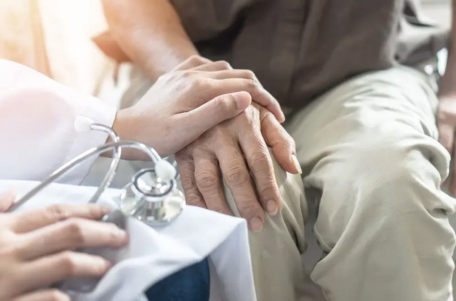 Why More Families Are Choosing At Home End of Life Care