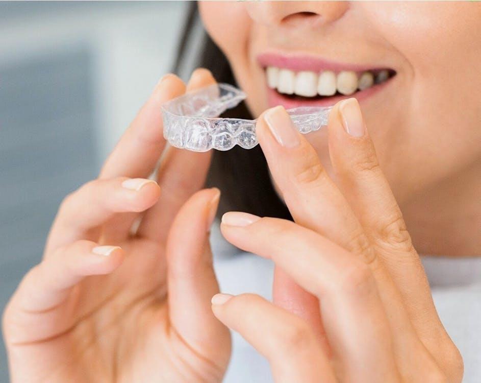 The Benefits of Choosing Clear Aligners for a Better Smile - Muse Mark ...