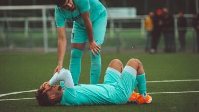 Early Signs of Sports Injuries You Should Never Ignore