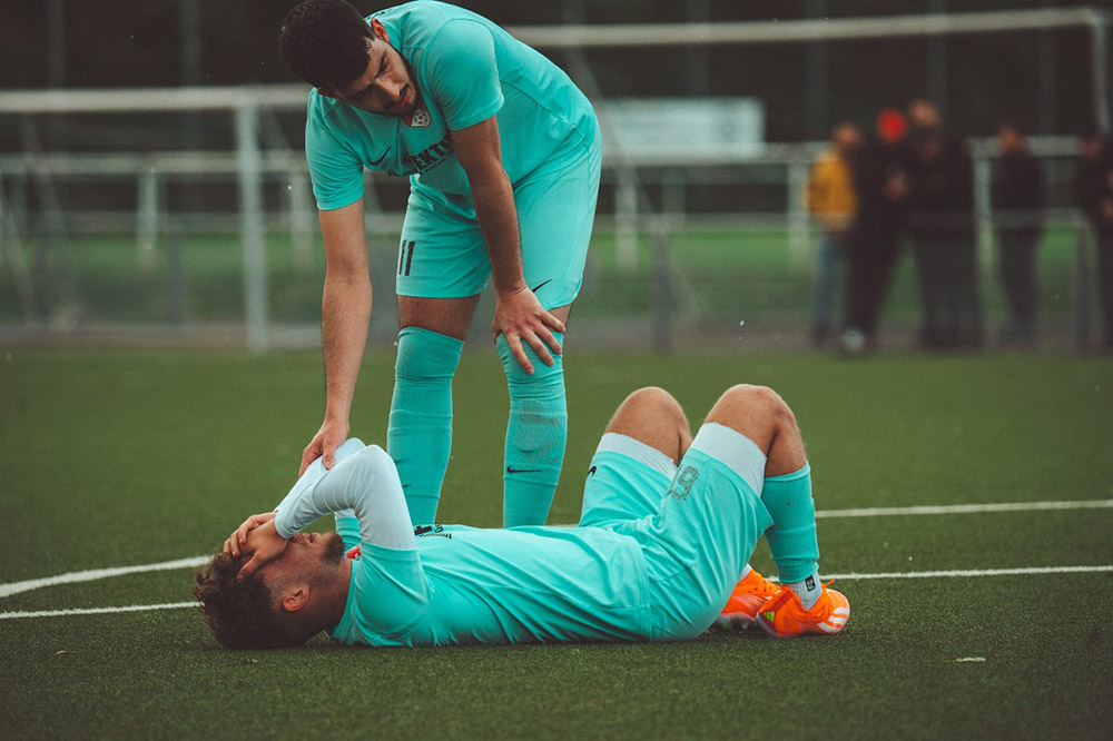 Early Signs of Sports Injuries You Should Never Ignore