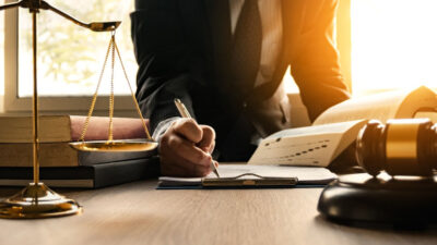The Differences Between Personal Injury Lawyers and Other Types of Attorneys