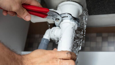 How to Handle Plumbing Emergencies