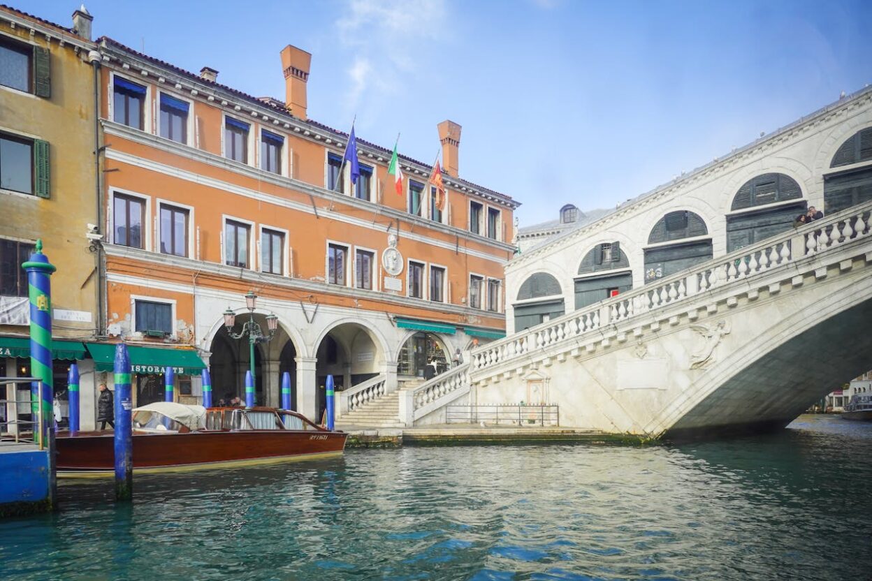 How to navigate Venices Bridges and Canals Stress free